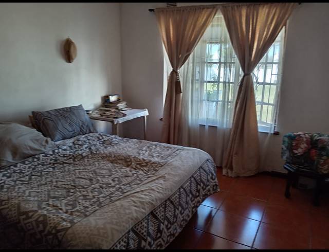 3 BEDROOM HOUSE FOR SALE IN MEREBANK EAST